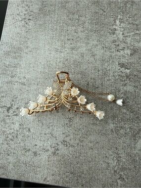 Target Gold Floral Pearl Hair Clip with Ivory Flowers